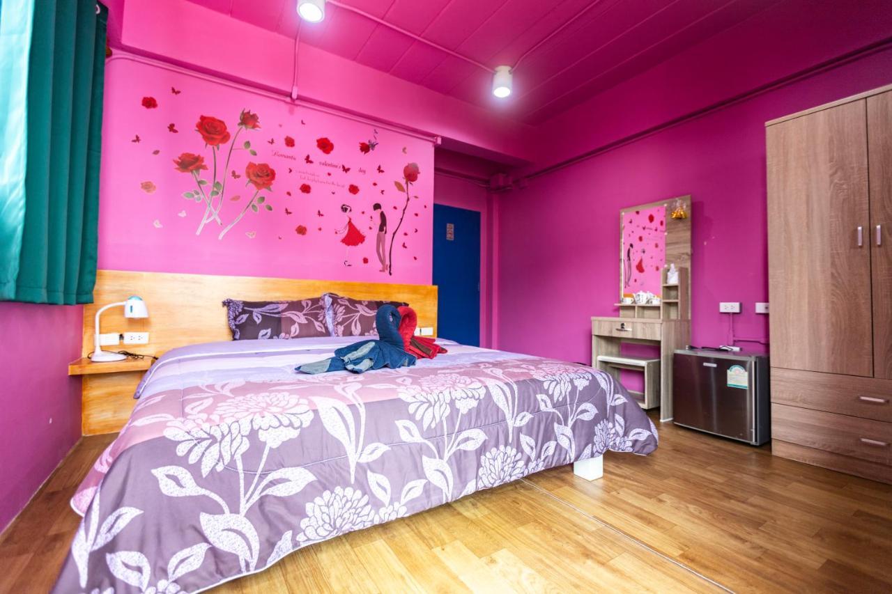 Firefly Phuket Hotel Patong Eksteriør billede